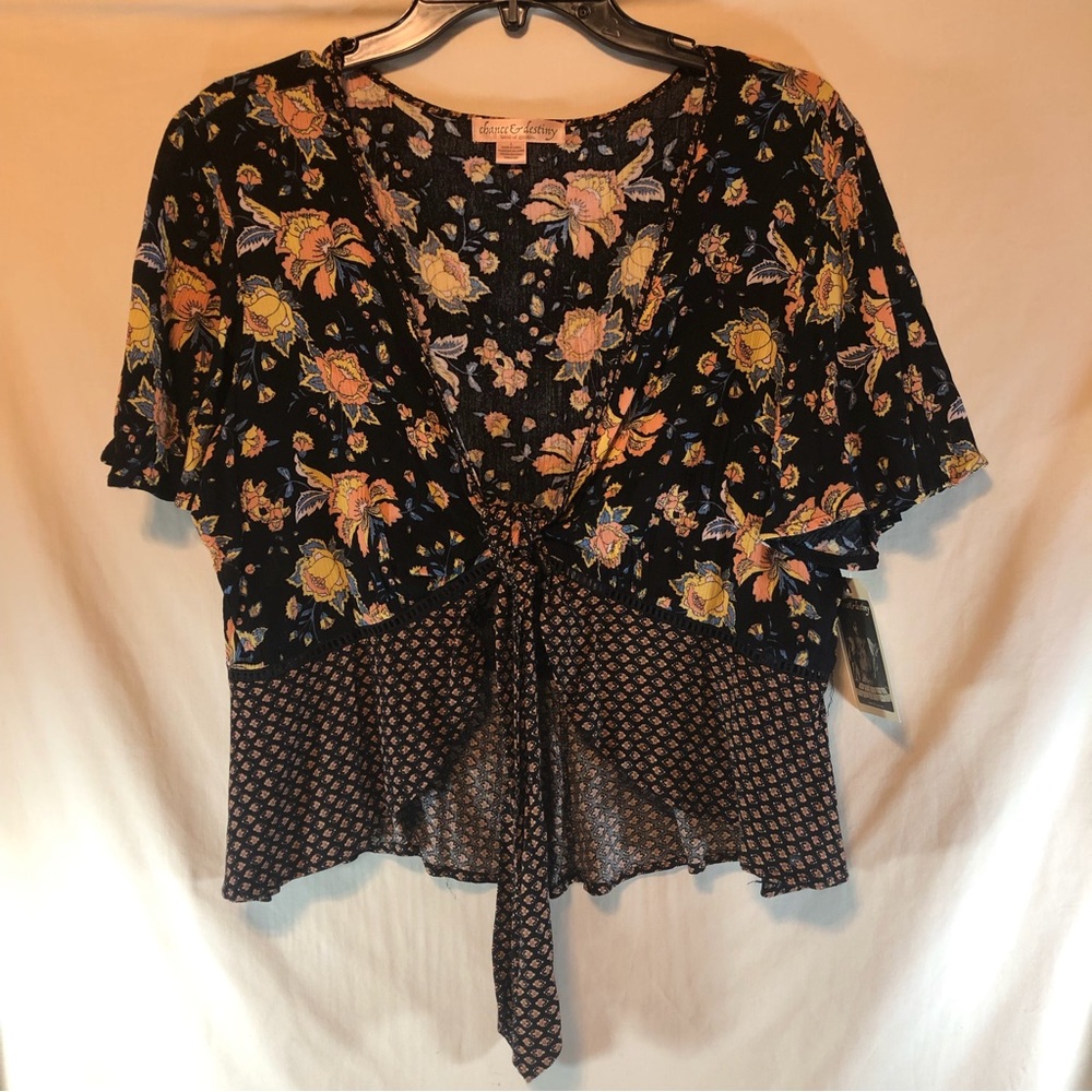 Chance & Destiny Band of Gypsys NWT short sleeve floral wrapped top L